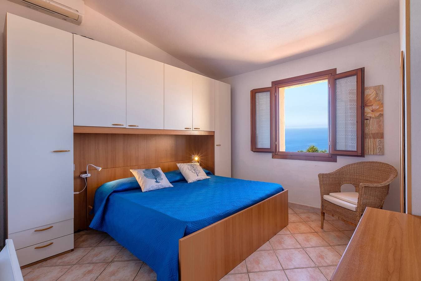 Foto 9 von 35: Villetta Luisa: Ferienhaus mit Meerblick, WLAN und Klimaanlage