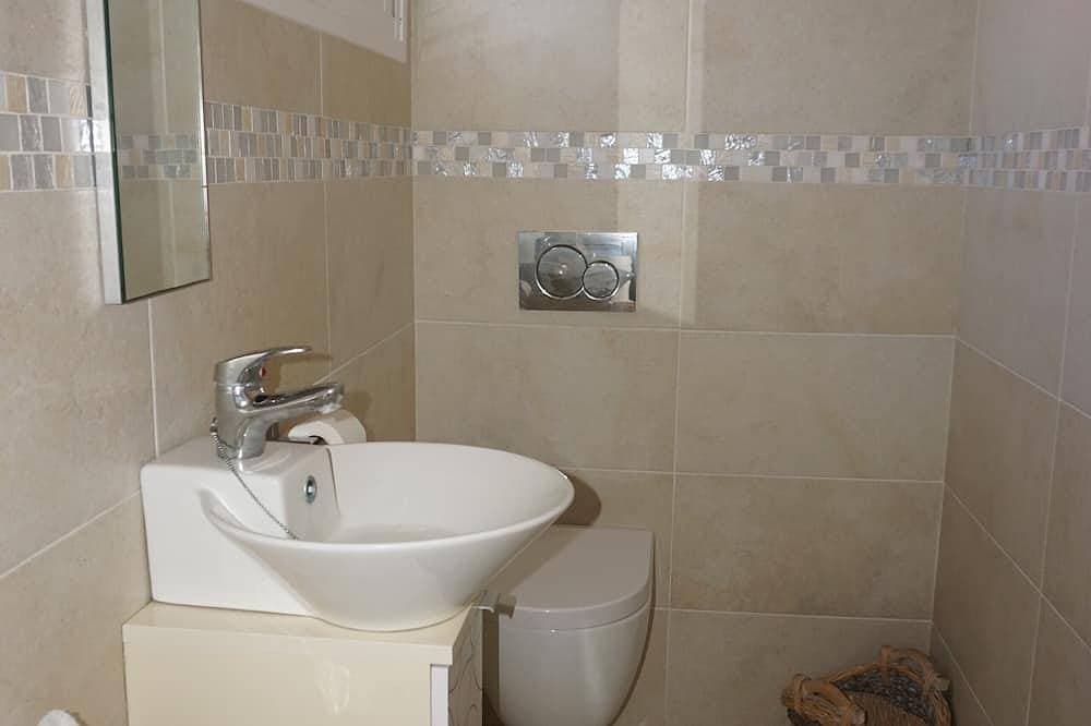 Foto 9 von 30: Private villa with garden &jacuzzi. Great for golfers. BBQ and alfresco dining.