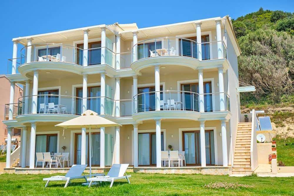 Foto 10 von 29: Armikes Beachfront Suite 2 Afionas Korfu