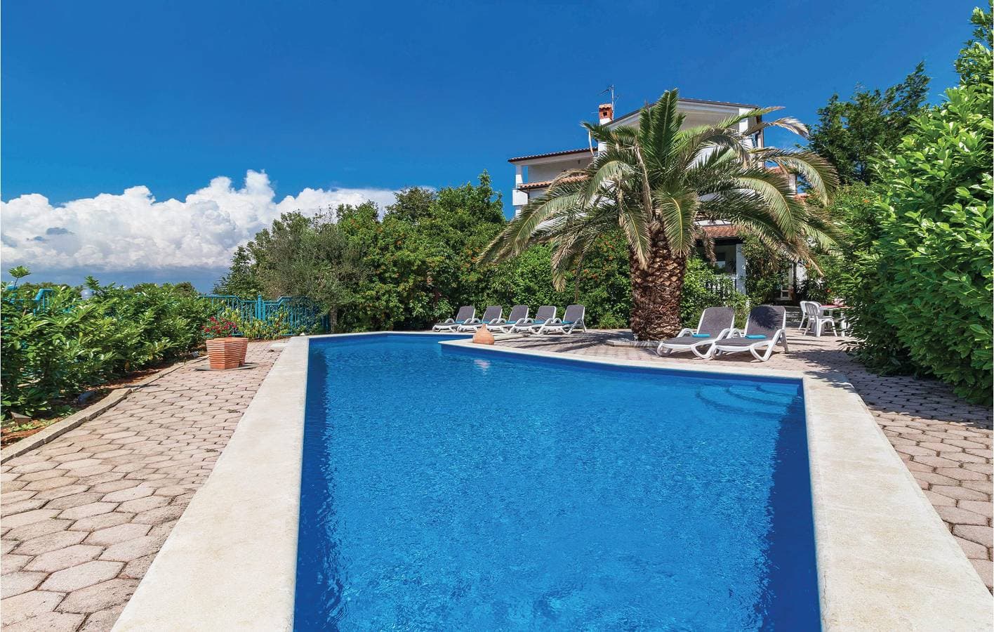 Foto 6 von 55: Gemütliche Ferienwohnung mit Meerblick, Pool, WLAN und Parkplatz – 1,5 km vom Strand entfernt