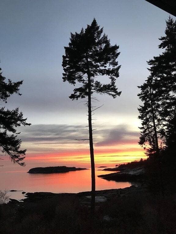 Foto 11 von 48: Do Not miss Maine this Fall.  It is Awesome! Oceanfront Home 5Br, 4Bt A++ Views.