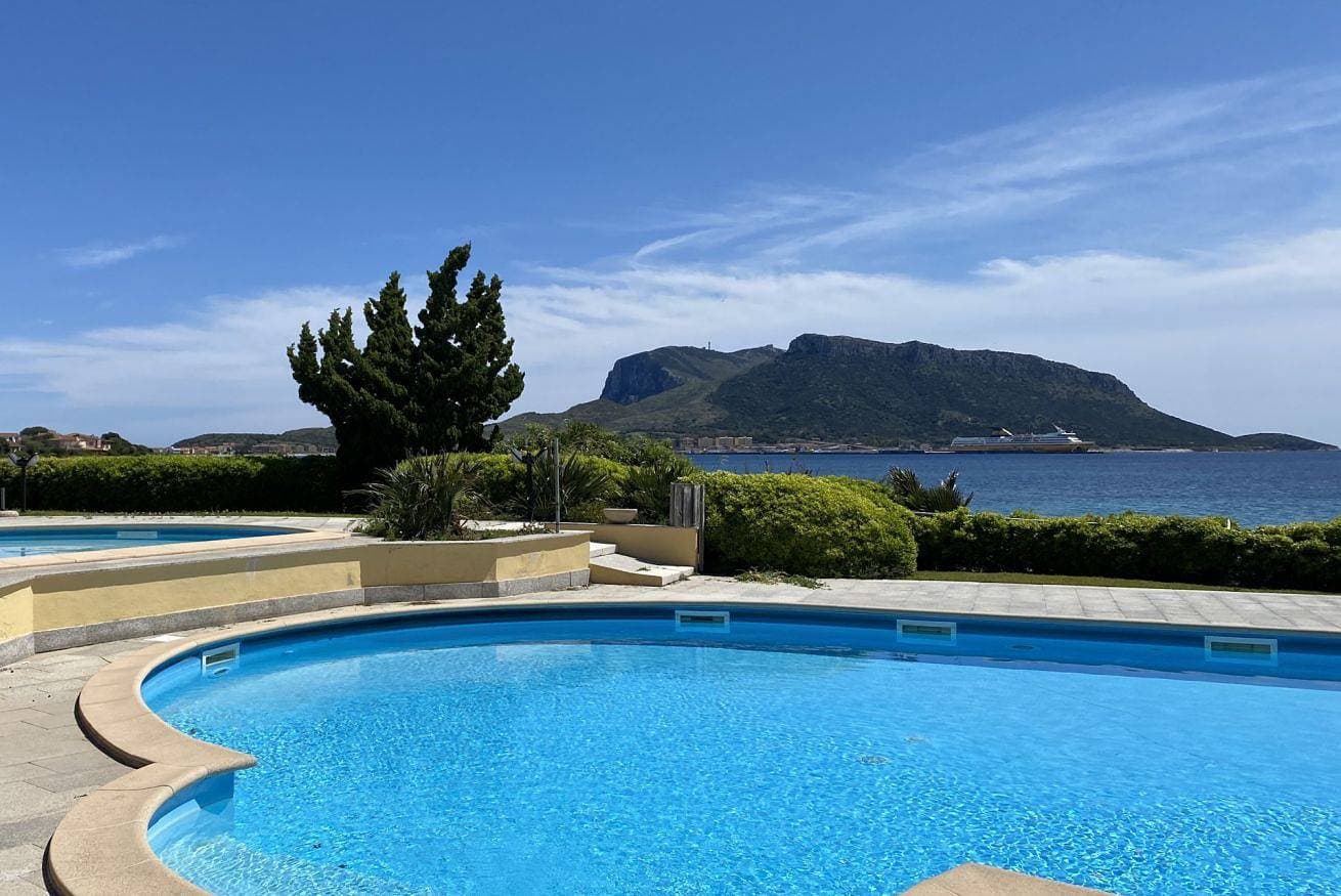 Foto 10 von 25: Ginestra Apartment. Three-room apartment, sleeps 6, on the ground floor with sea view.