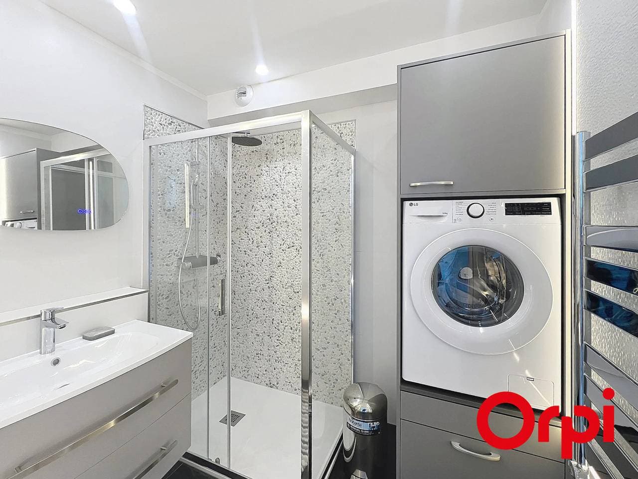 Foto 8 von 17: Modernes Studio mit Terrasse, klimatisiert, WIFI, 2 Personen in Menton
