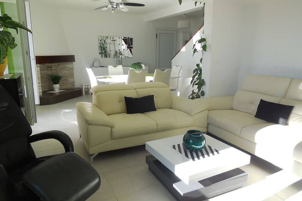 Foto 10 von 30: Heiliges Kreuz Von Verdon Appart Duplex 70m2 Seeblick WIFI TV Sat Parkplatz