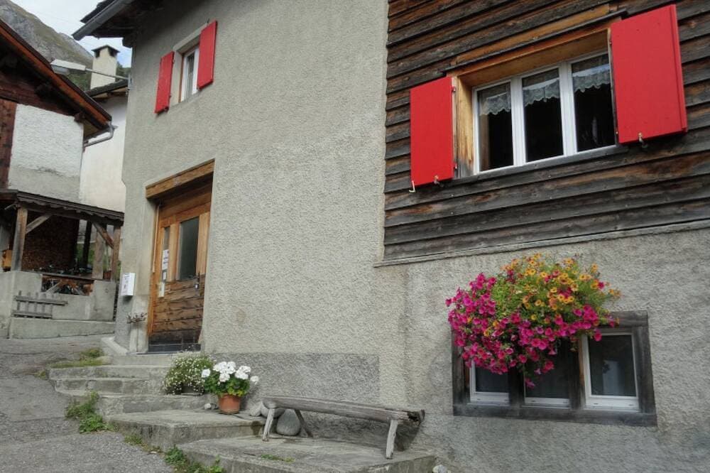 Foto 12 von 19: Ferienwohnungen Jörihus A&B, (Medels)