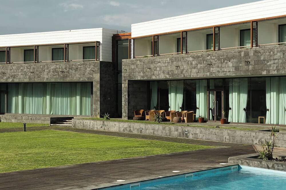 Foto 12 von 30: Peaceful Seaside Villa w/ Balcony and Pool - Near Local Attractions in Graciosa