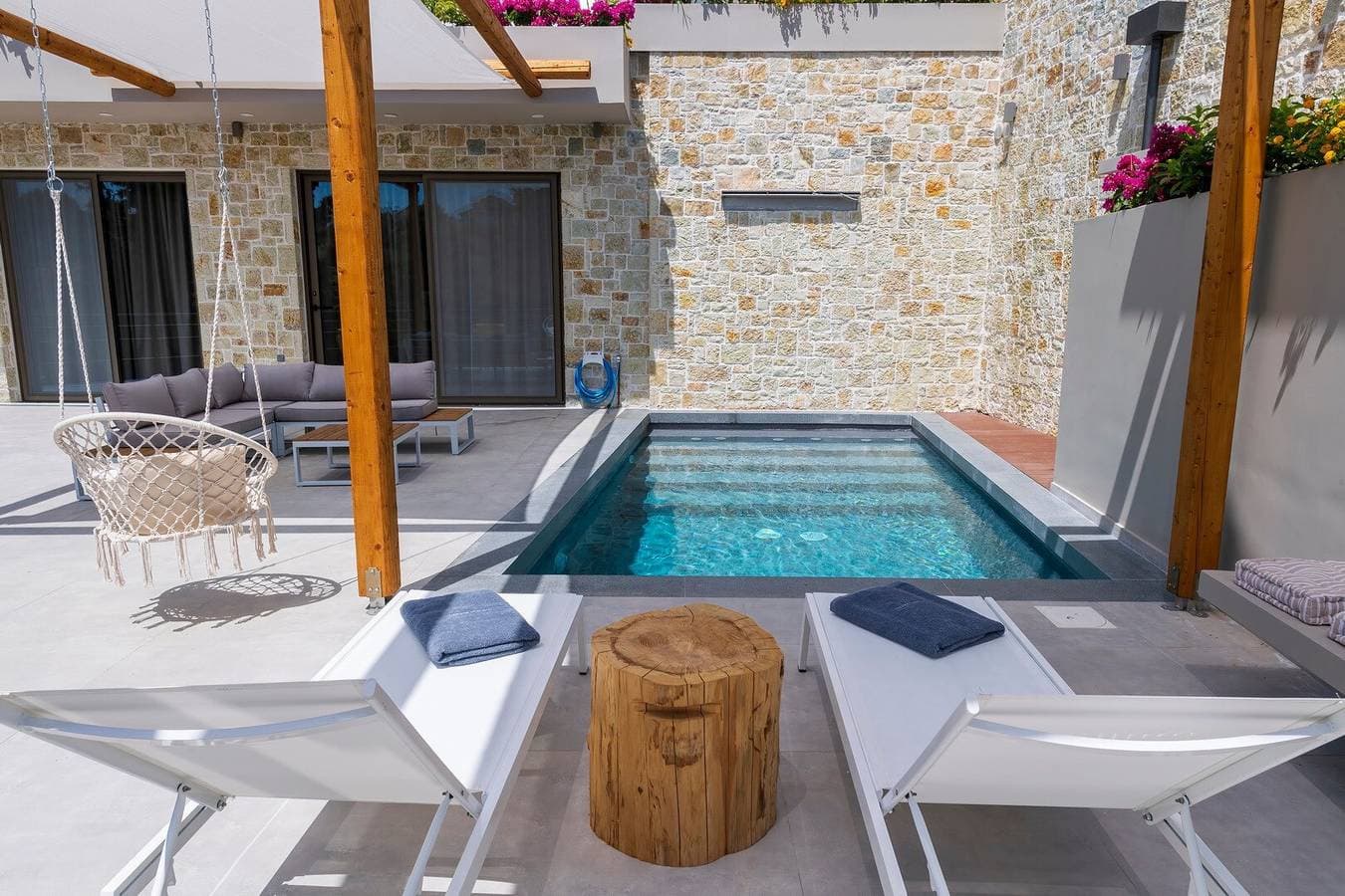 Foto 11 von 37: Villa "Suite Erifilli" mit Meerblick, privatem Pool & WLAN