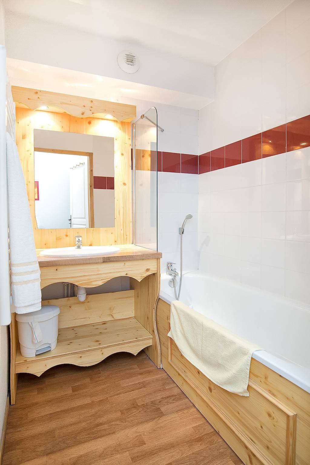 Foto 5 von 17: Hameau 3 203 - Spa & Piscine appartement 4 pers