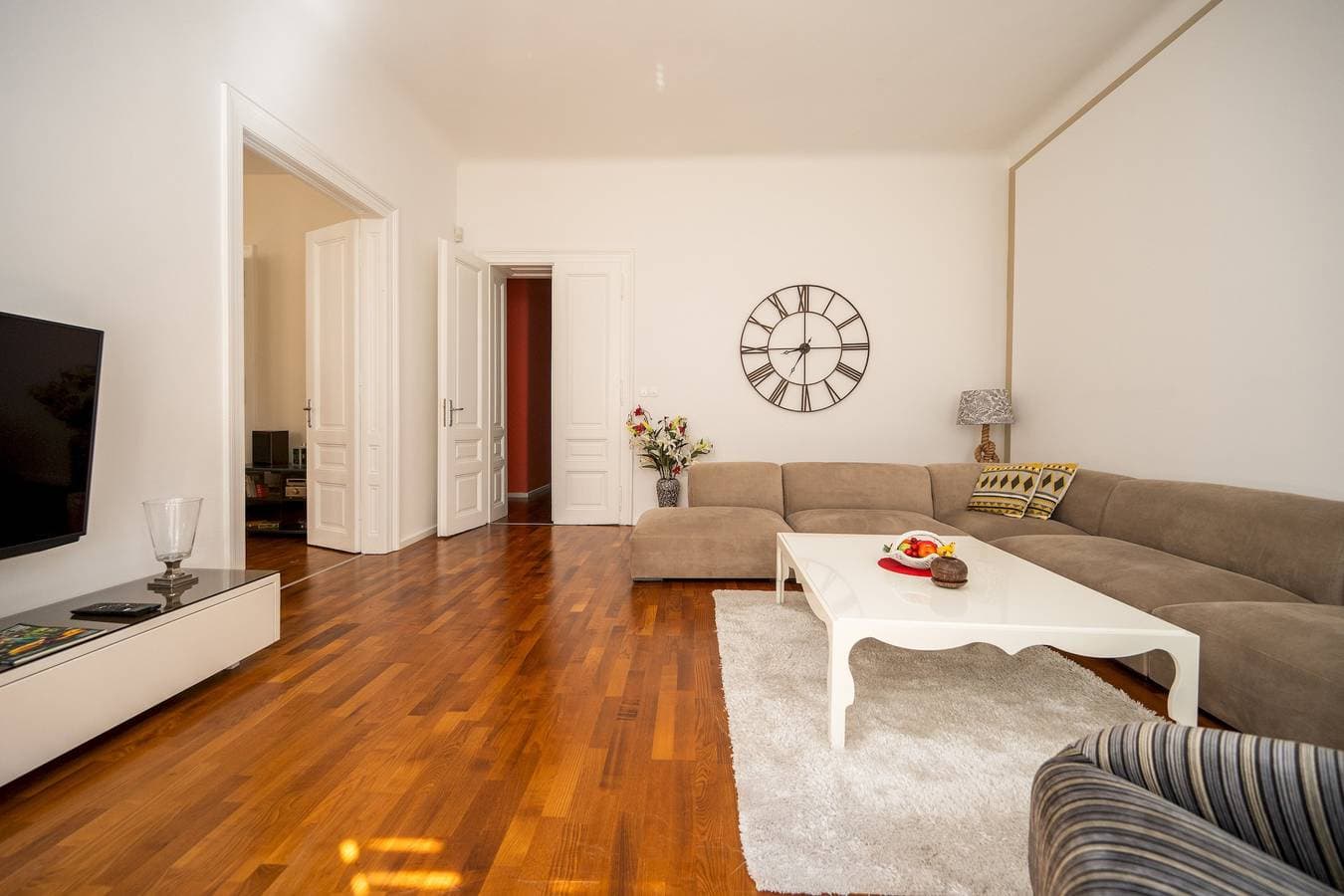 Foto 11 von 33: Ferienwohnung für 6 Personen mit Terrasse
