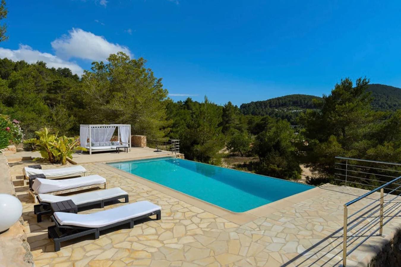 Foto 2 von 22: Villa für 6 Personen mit Balkon