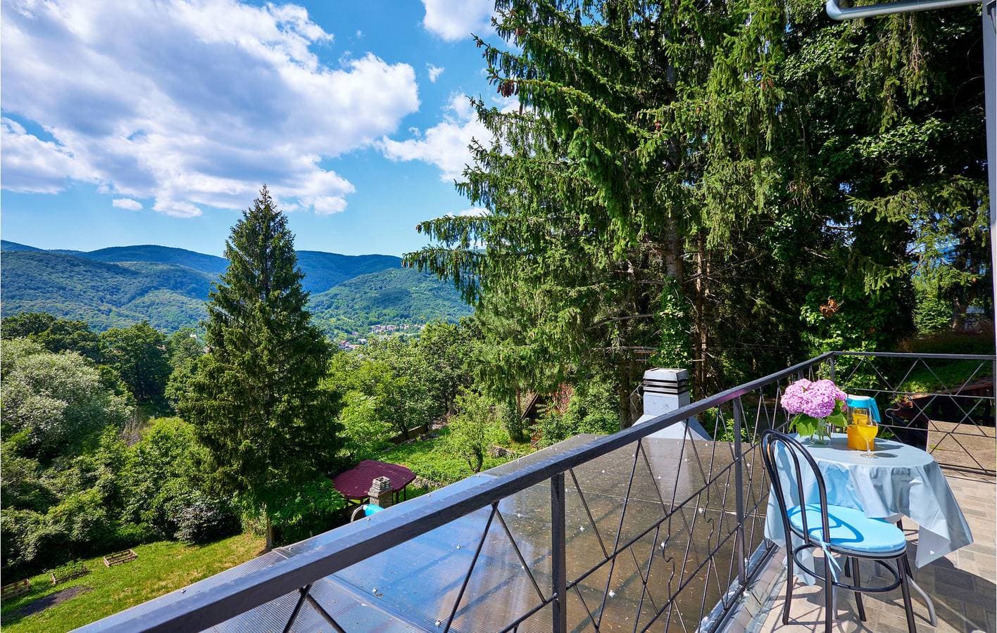 Foto 12 von 22: Charmante 76 m² große Wohnung mit WLAN, Pool, Terrasse und Grill