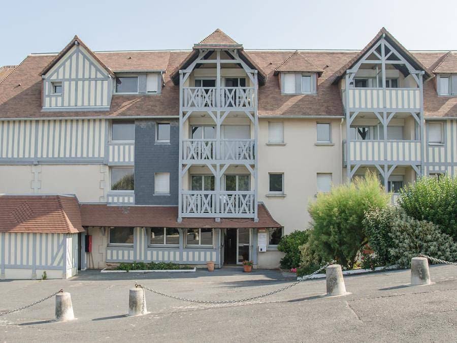 Foto 2 von 28: Pierre & Vacances Résidence Les Tamaris - Studio 4 personen - Studio - 1 Schlafalkoven - Terrasse oder Balkon