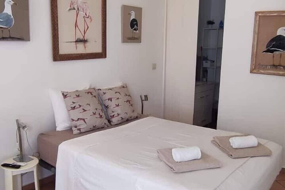 Foto 2 von 19: Ground floor independent studio in historic center, 200 m from the sea