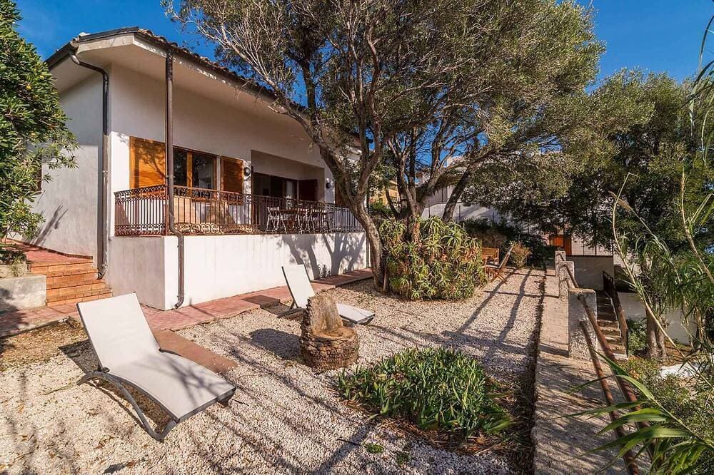 Ferienhaus mit Meerblick 1
