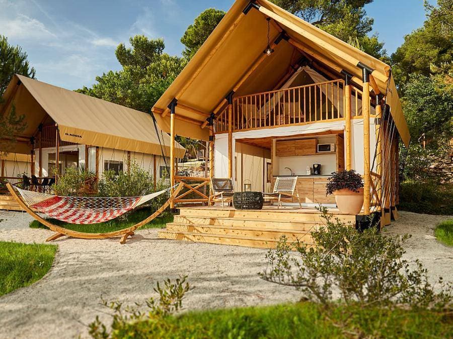 Foto 8 von 33: Arena One99 Glamping - Zelt 2 personen - Mini-Lodge