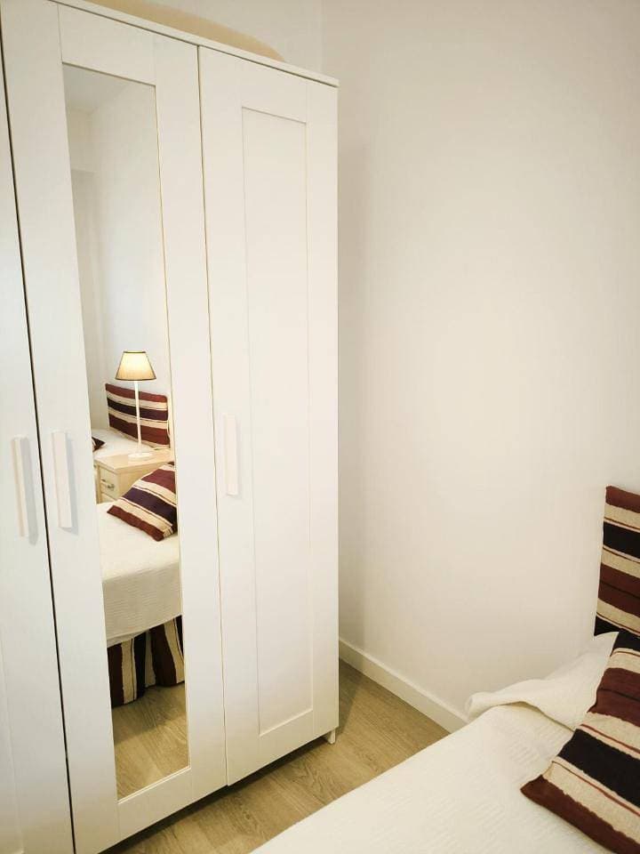 Foto 9 von 33: Three-Bedroom Apartment