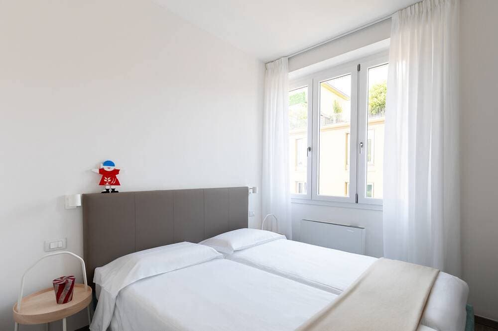 Foto 3 von 14: Three-room apartment of 58sqm, with two bedrooms and a bathroom on the fifth floor with elevator