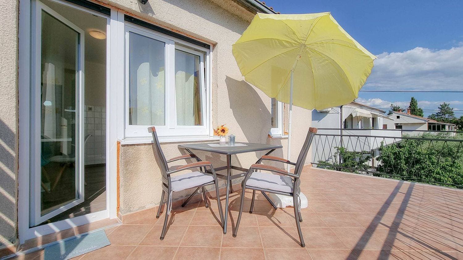 Foto 2 von 29: Hundefreundliches und modernes Apartment nur 600 Meter zum Strand mit Grillbereich