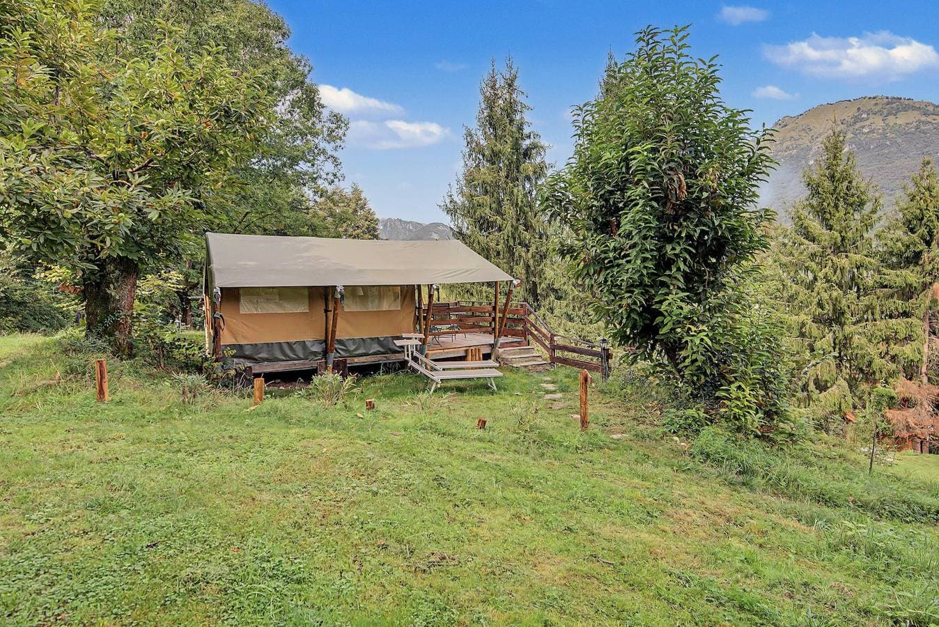 Foto 12 von 21: Glamping 'C Selva Tenda Castagno' mit Grill und Gemeinschaftspool