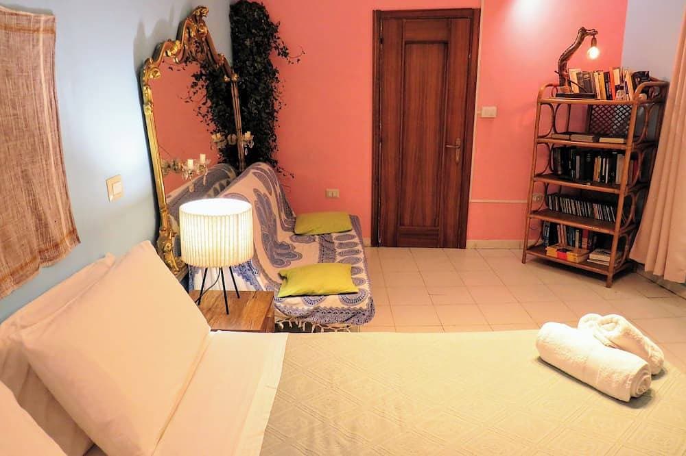 Foto 6 von 30: Großes, ruhiges Zimmer mit WLAN in der Mitte