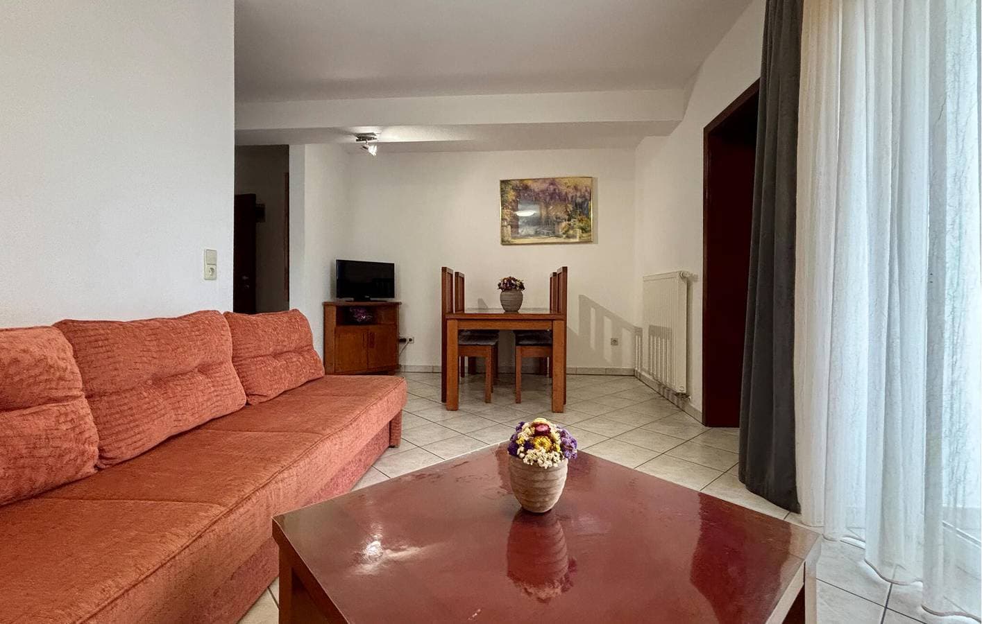 Foto 5 von 35: Gemütliche Ferienwohnung mit Pool, Terrasse und 1,5 km entferntem Strandzugang