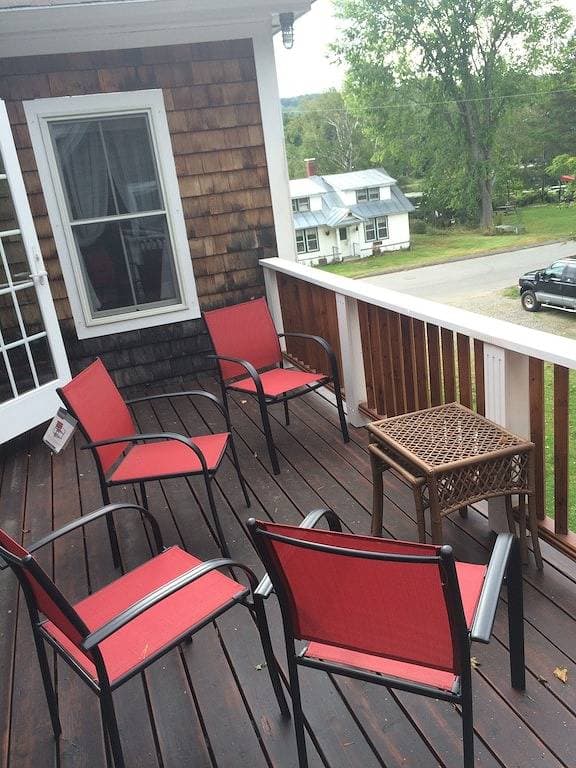 Foto 6 von 21: Gehobene Ferienwohnung gegenüber vom Haley-Teich im Dorf von Rangeley