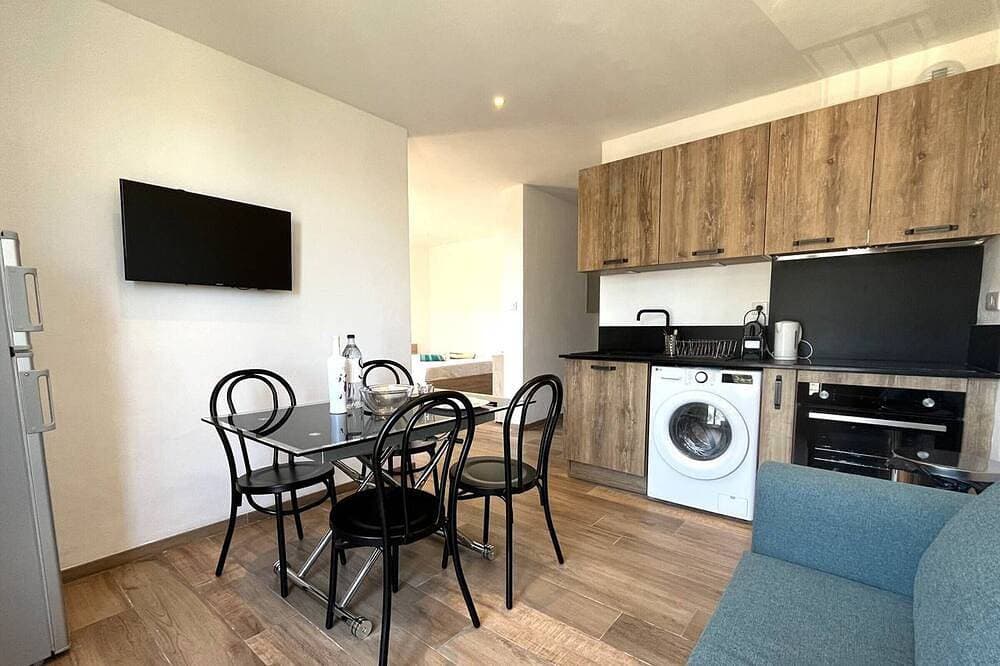 Modernes Studio mit Blick in Bastia und kostenlosem Parkplatz 1