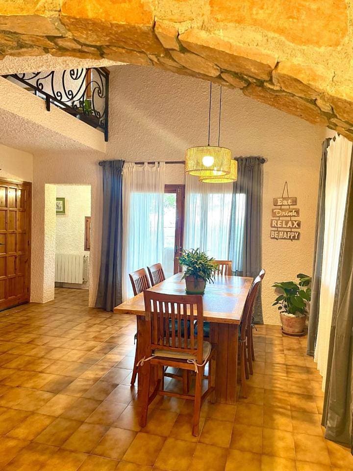 Foto 7 von 64: Three-Bedroom Apartment