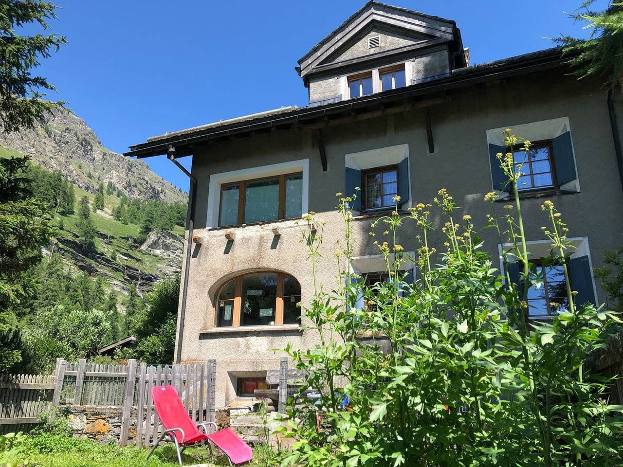 Foto 6 von 26: Chesa Clos – Wohnung mit Seeblick & grossem Garten