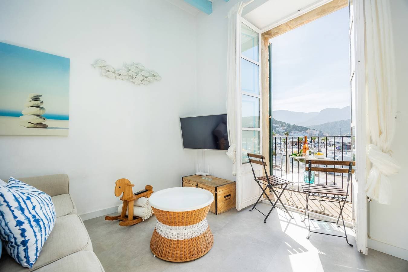 Foto 2 von 32: Marina 48 Apartment direkt am Meer mit Meerblick, WLAN und Klimaanlage
