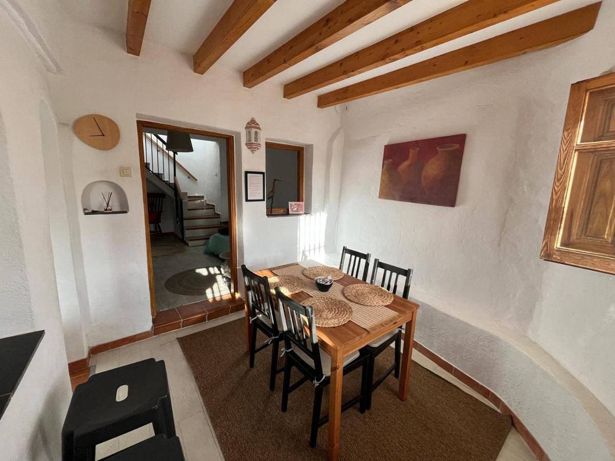 Foto 5 von 49: Two-Bedroom Apartment