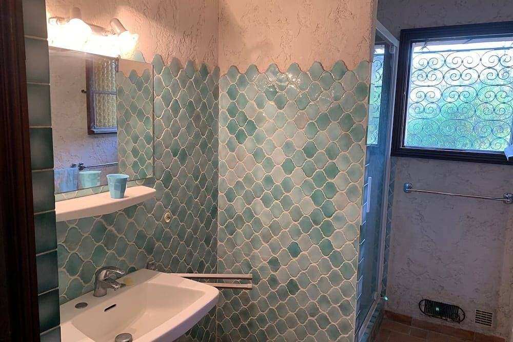Foto 7 von 30: Villa mit einem großen Pool in der Wildnis ~ in der Nähe des Meeres