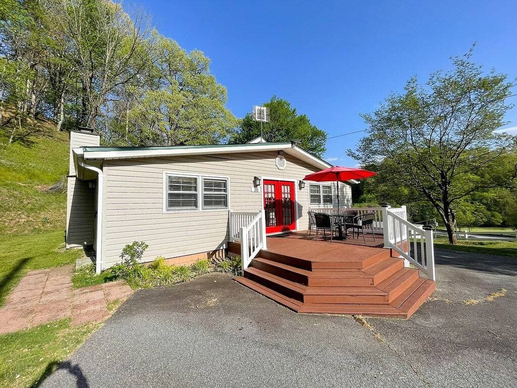 Foto 12 von 18: Hope's Cottage-Walk to the Casino! Wifi available & Motorcycle Friendly