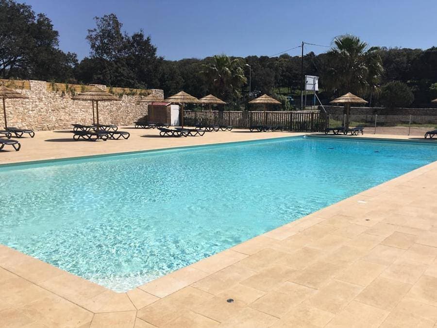 Foto 9 von 53: Camping Campo di Liccia - Bungalowzelt 4 personen - 2 Zimmer - ohne Sanitäranlagen