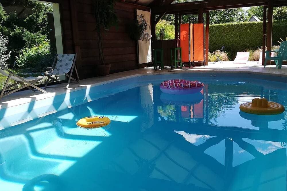 Ferienhaus mit beheiztem Hallenbad und eigener Sauna 1