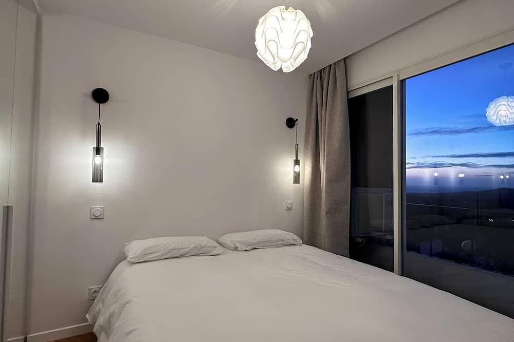 Foto 2 von 13: Appartement Contemporain Rénové Entre Terre et mer Avec Piscine