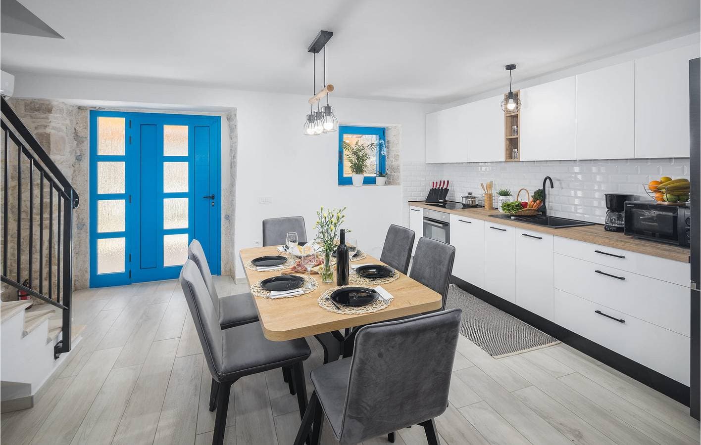 Foto 4 von 30: Gemütliche 1-Zimmer-Wohnung mit Pool, WLAN und Parkplatz in Anzici