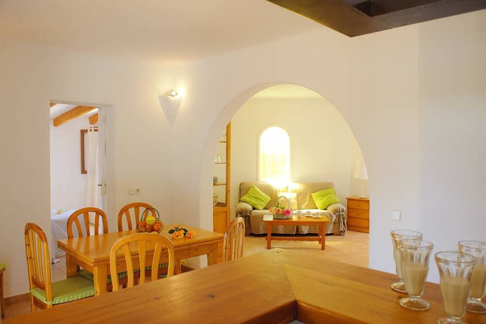 Foto 11 von 18: Einfaches Ferienhaus Corb Mari, 6 Personen, Pool und Garten, Strandnah 200 Meter