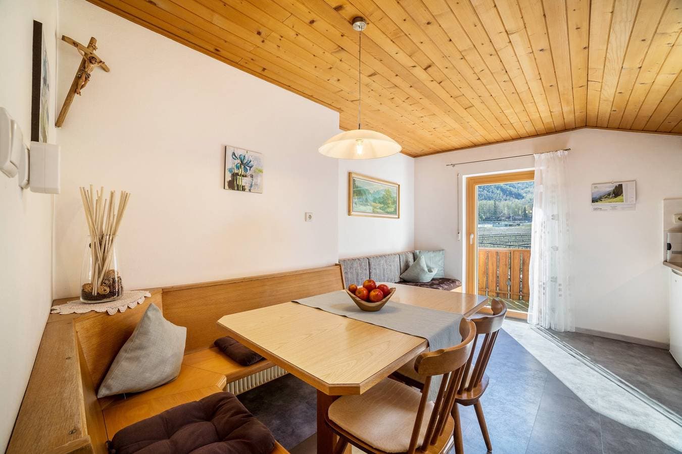 Foto 3 von 23: Ferienwohnung 'Typ A Pöder's Haus' mit Bergblick, Gemeinschaftsgarten und WLAN