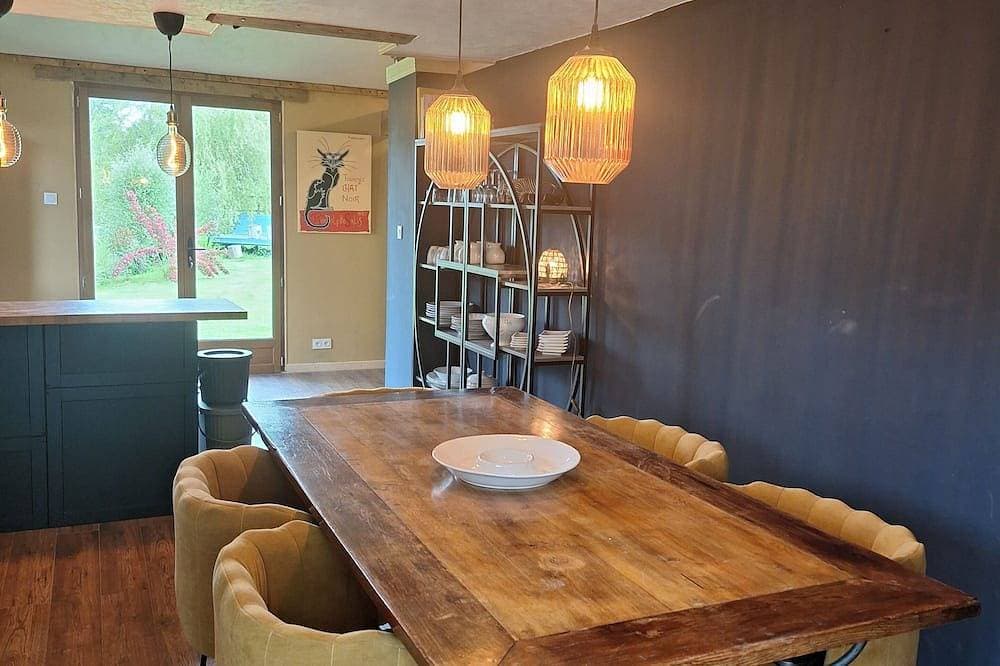 Foto 12 von 17: In the heart of the Calvados, near the D-day beaches, detached house with garden