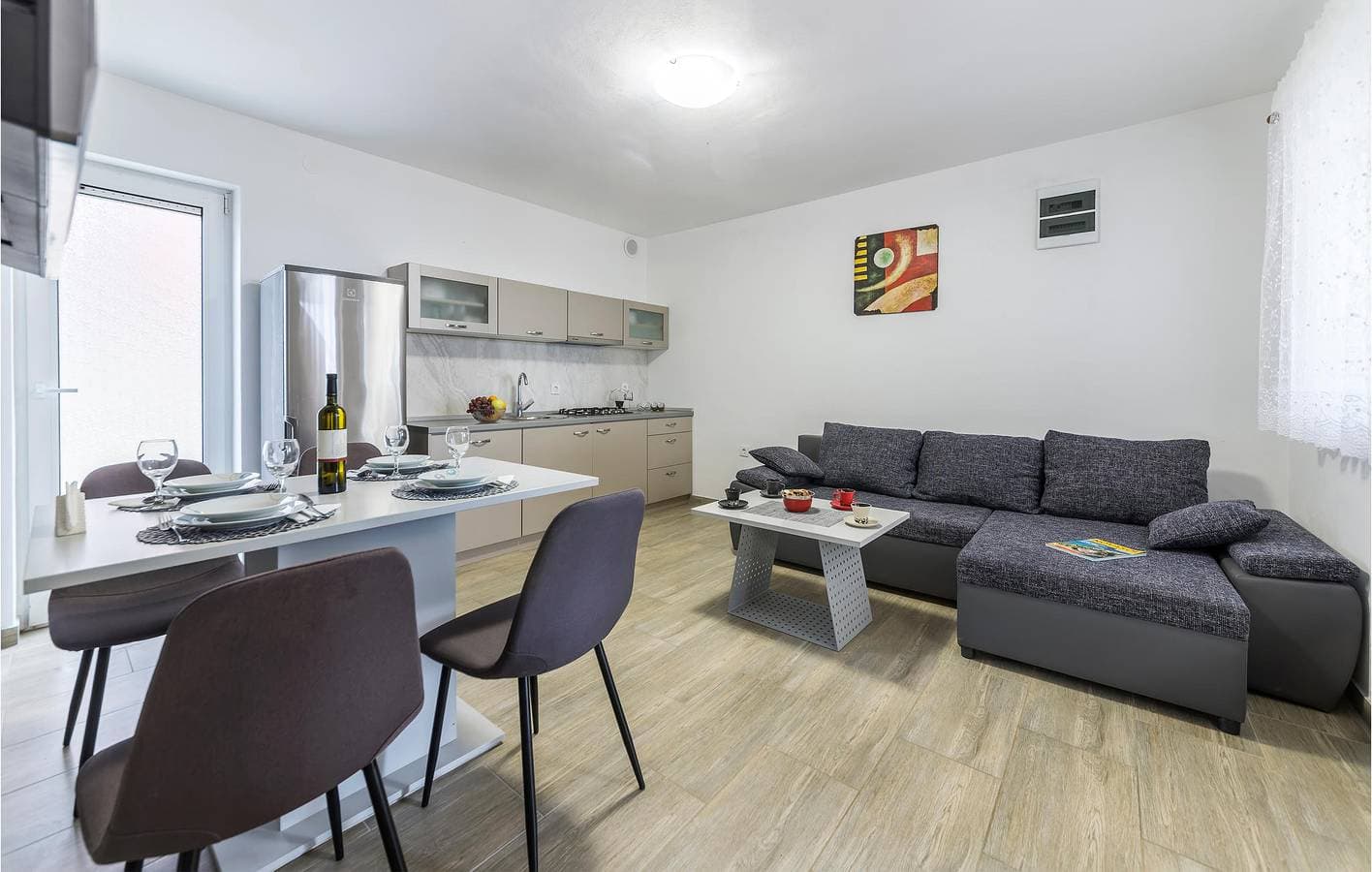 Foto 4 von 31: Gemütliche 1-Zimmer-Wohnung mit Pool und Strandzugang in Fažana
