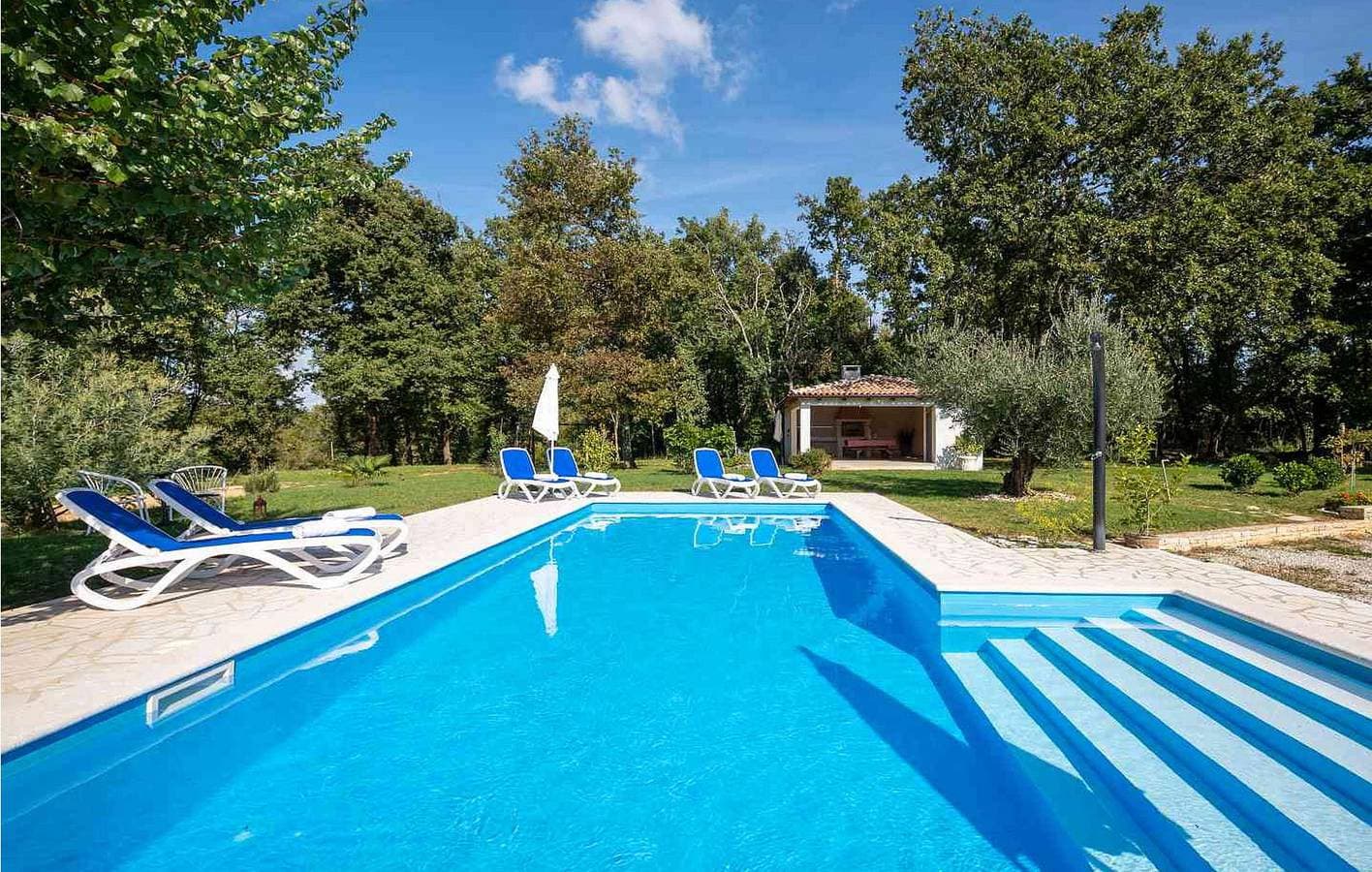 Foto 8 von 31: Reizende Ferienwohnung mit Pool, Terrasse und WLAN – der perfekte Urlaubsort!