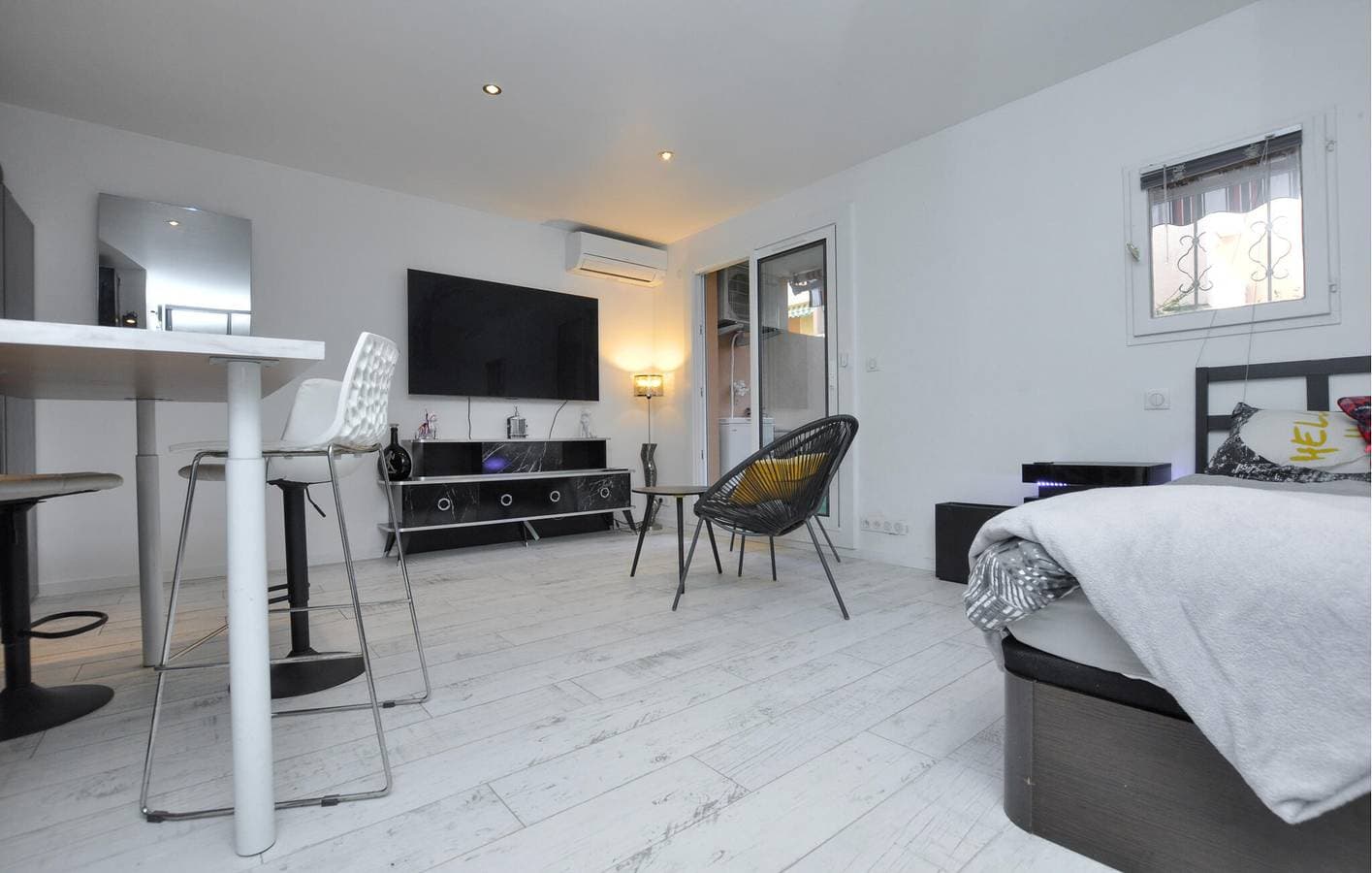 Foto 4 von 21: Gemütliche Wohnung am Strand mit AC und Terrasse 300m vom Plage du Centre Ville