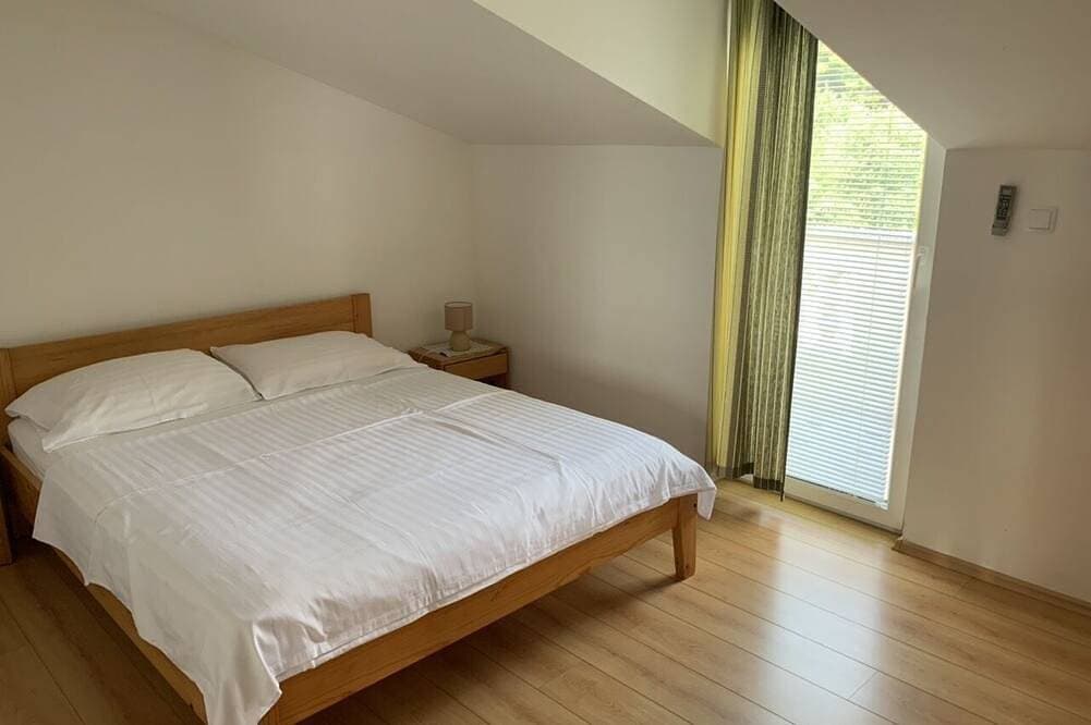 Foto 3 von 13: 2-Zimmer-Ferienwohnung mit Terrasse und Meerblick Banjol, Rab