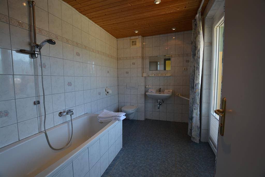 Foto 5 von 32: Doppelzimmer