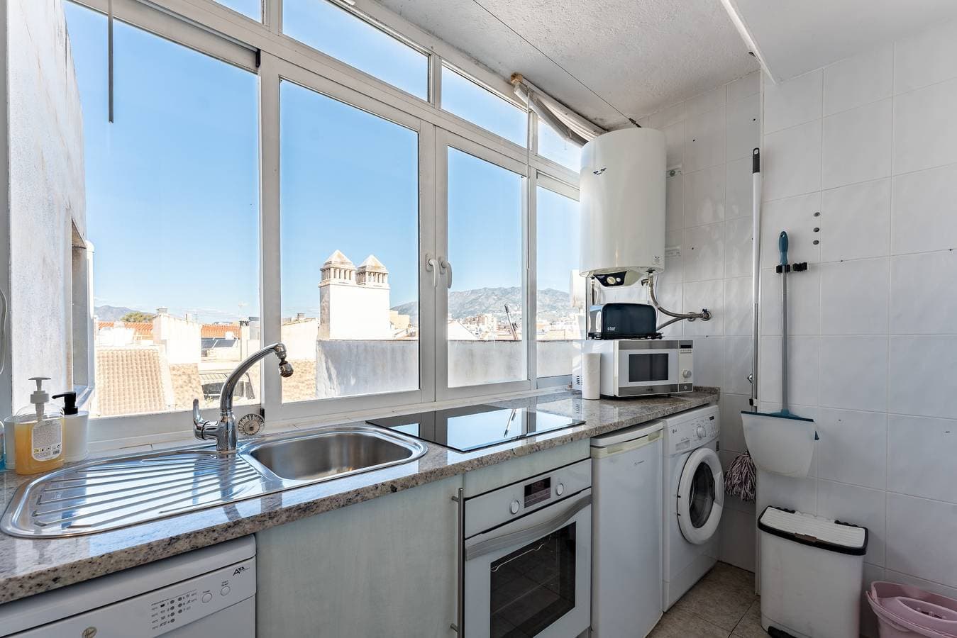 Foto 9 von 24: Penthouse in der Altstadt mit Panorama-Meer- und Bergblick, WLAN und Klimaanlage
