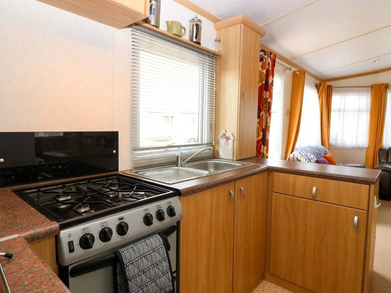 Foto 12 von 31: Wohnwagen für 4 Personen