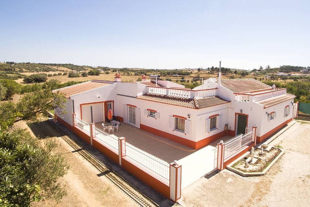 Foto 13 von 30: Villa in der Nähe von Meia Strand und der Golfplatz Palmares