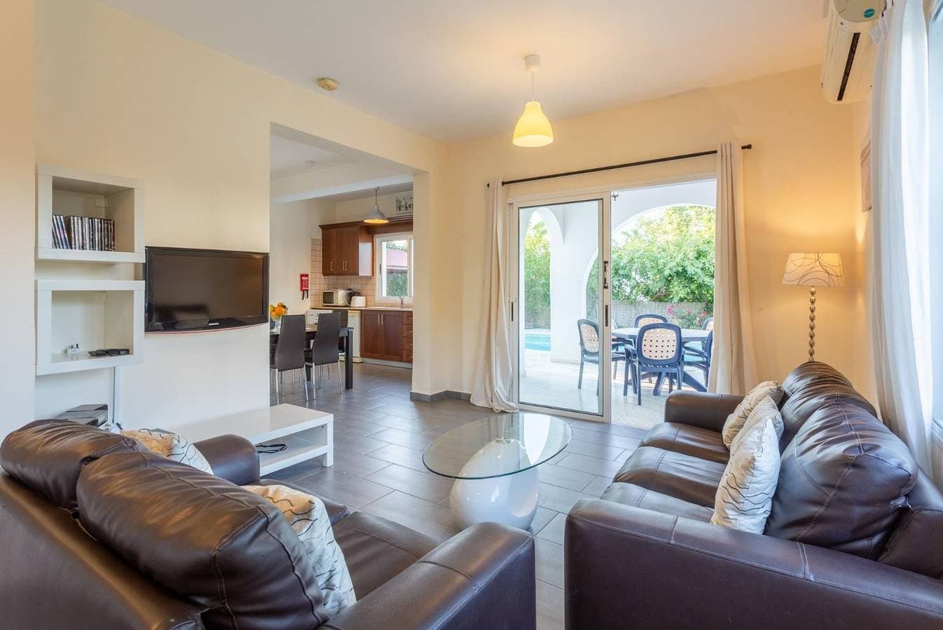 Foto 11 von 30: Villa für 4 Personen mit Balkon