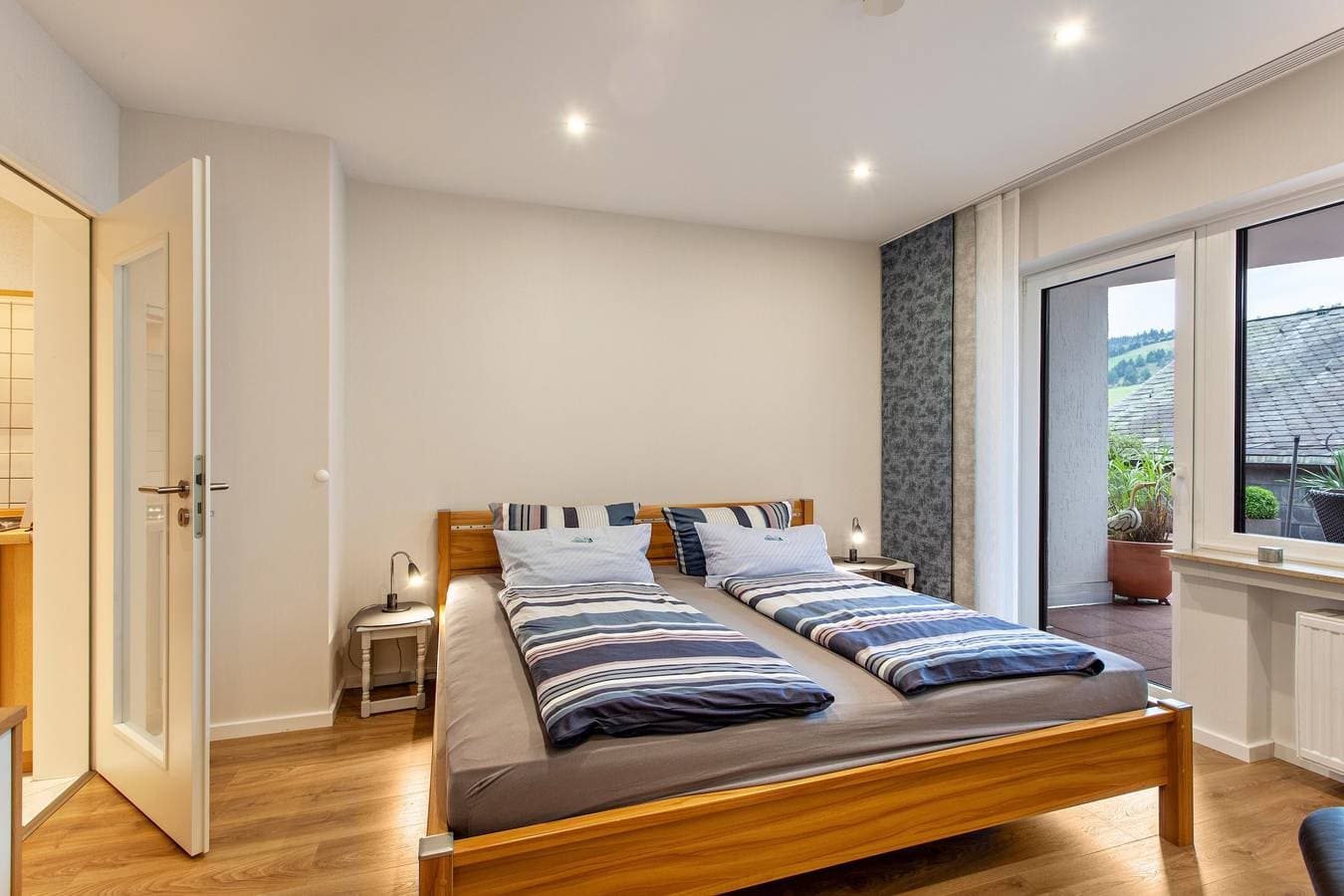 Foto 12 von 32: Haus Schönblick - Ferienwohnung 5 mit Bergblick, Privatterrasse und Wi-Fi